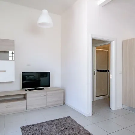 Spazio Borsieri 16 -by House Of Travelers- Apartment Como